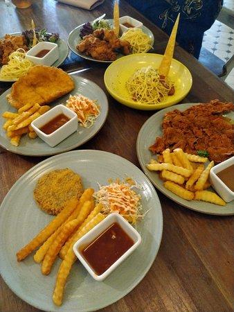 Giggle Box Buah Batu